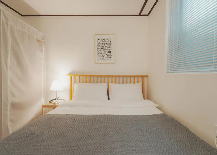 Stylish Seongsu With Hot Spot Vibes, Accommodates 6 People With 3 Beds Apartment *