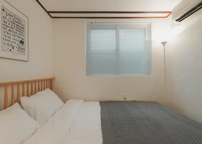Stylish Seongsu With Hot Spot Vibes, Accommodates 6 People With 3 Beds *