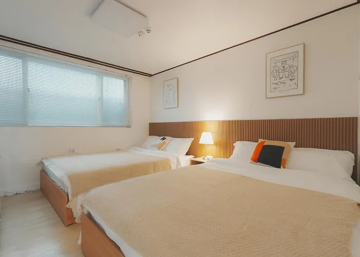 Stylish Seongsu With Hot Spot Vibes, Accommodates 6 People With 3 Beds Apartment *